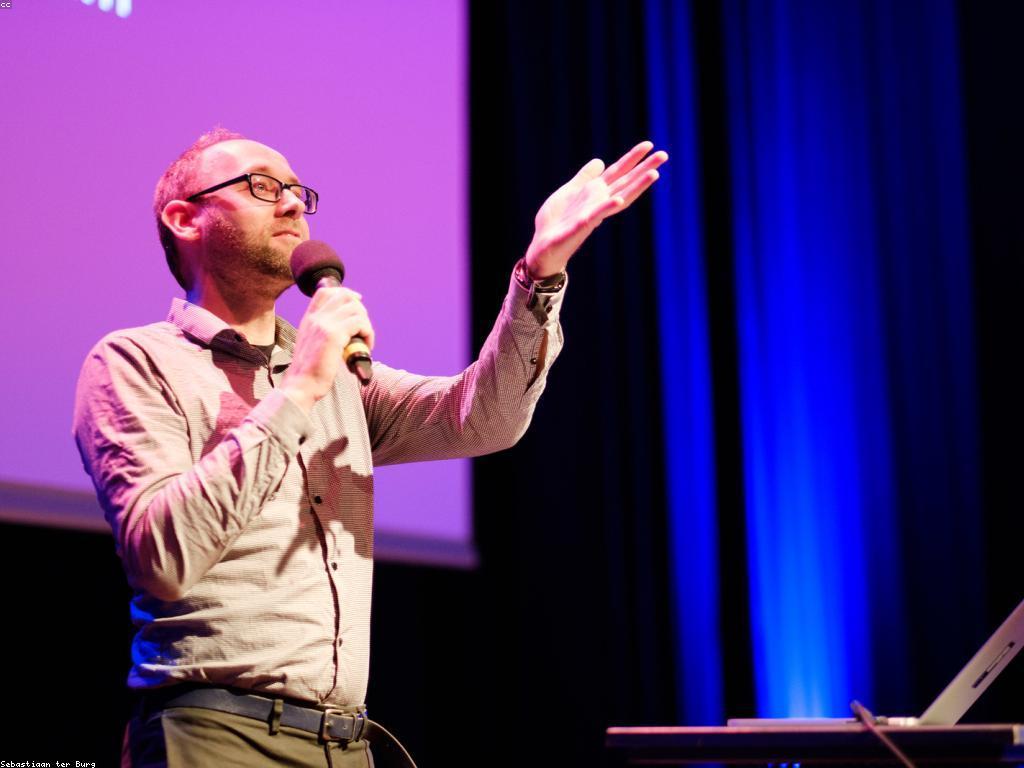 និន្ទានិងទសកភាពសំខាន់របស់ព័ត៌មានថ្មីៗ