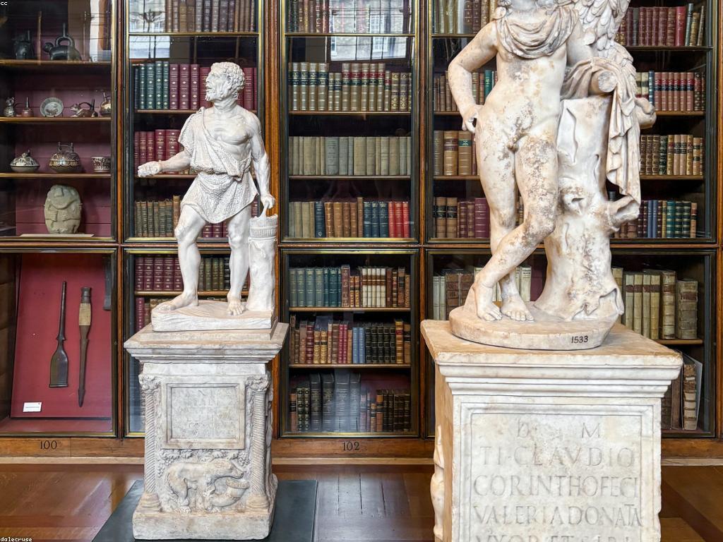 សម្ភារៈសិក្សា: ការបង្កើត និងការប្រើប្រាស់តាមបំណង